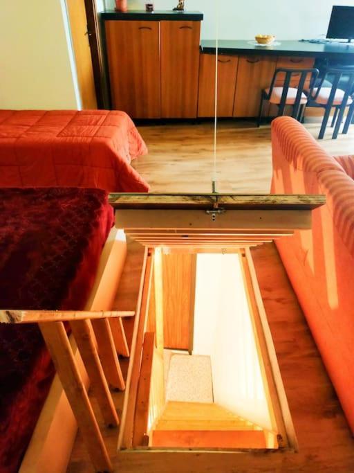 Lovely 1 Room Bedroom Loft, 20 Mins To Bgy Airport Pradalunga Luaran gambar
