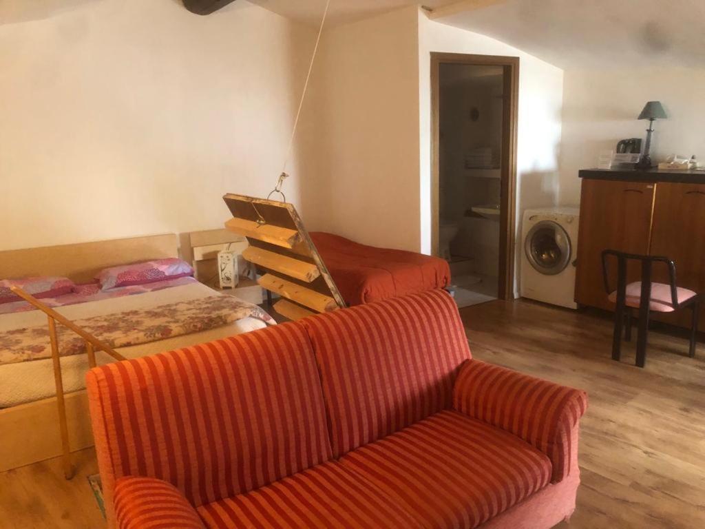 Lovely 1 Room Bedroom Loft, 20 Mins To Bgy Airport Pradalunga Luaran gambar
